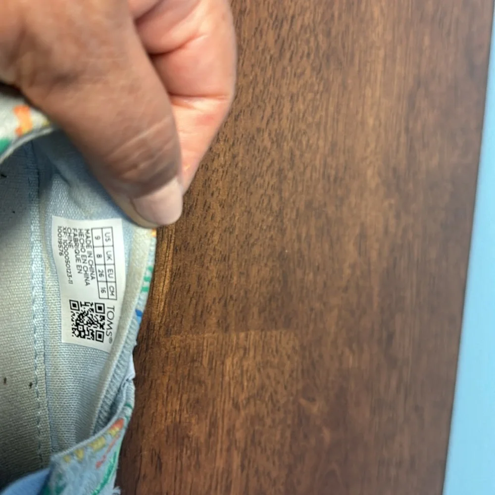 Toms kids shoes size us 9